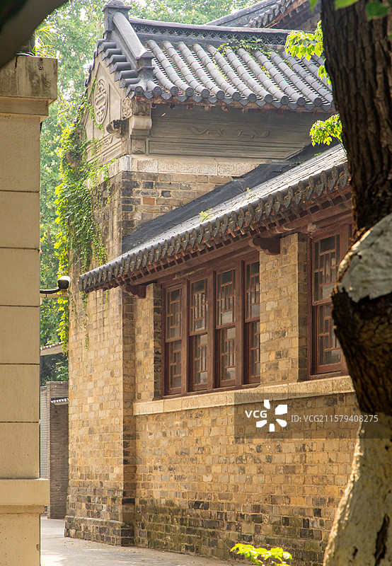 南京大学鼓楼校区百年校区夏季风光图片素材