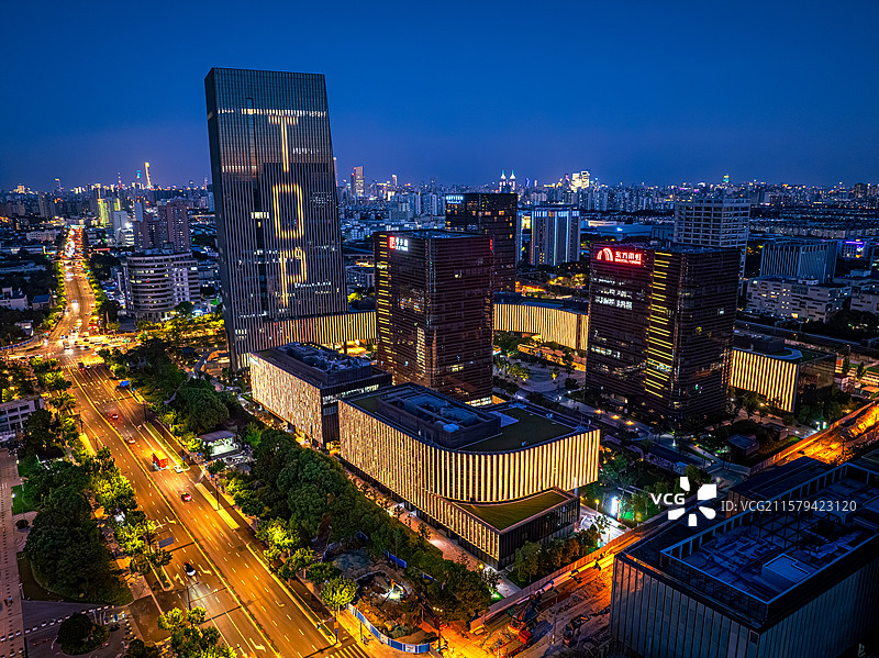 桃浦湾TOP ONE 桃浦智创城 祁连山路地铁站 大都市繁华夜景 航拍上海普陀区城市发展产城融合图片素材