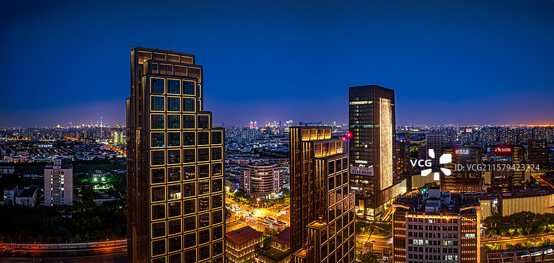 中以创新园 英雄金笔厂 桃浦智创城 智创TOP产业园 大都市繁华夜景 航拍上海普陀区城市发展产城融合图片素材