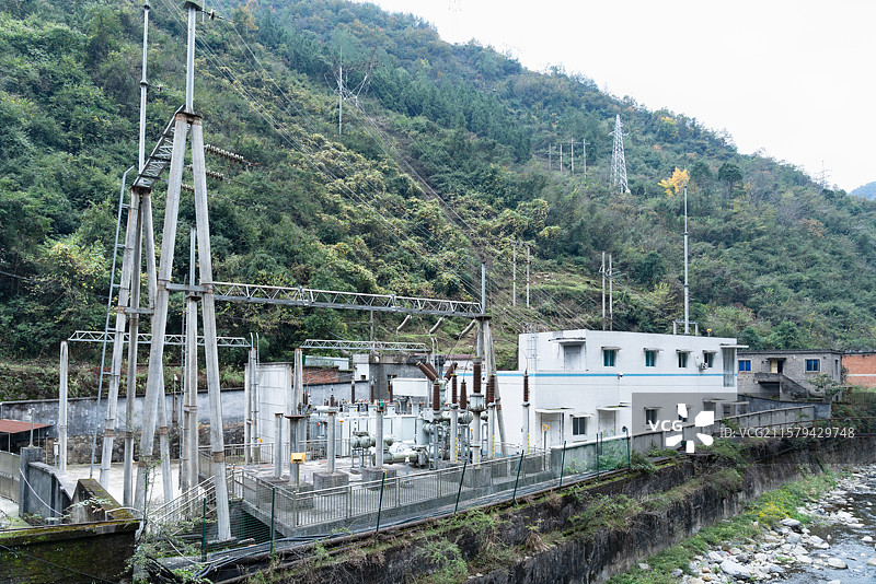 四川达州市原万源电厂，即513电厂废弃厂房外升压站图片素材