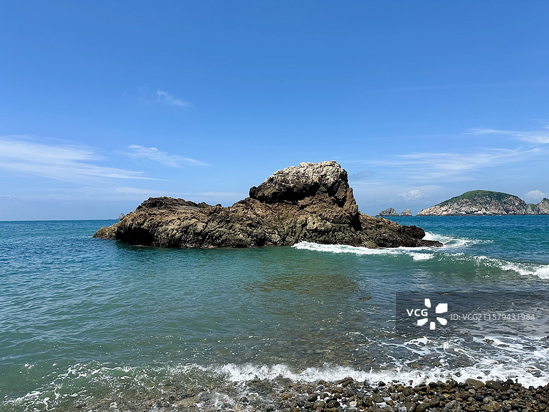 夏天霞浦四礵列岛跳岛游蓝天白云大海礁石海滩自然风光图片素材