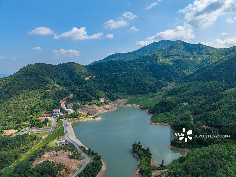 南岳衡山山脚下的水库图片素材