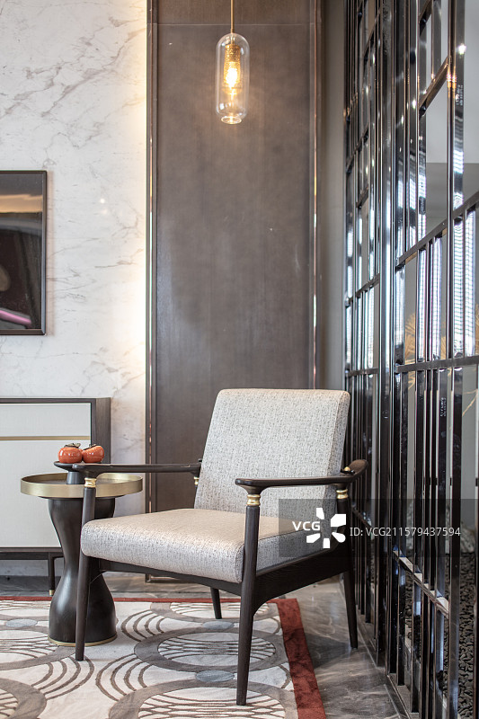 背景墙书法与展示架构成文化书香氛围图片素材