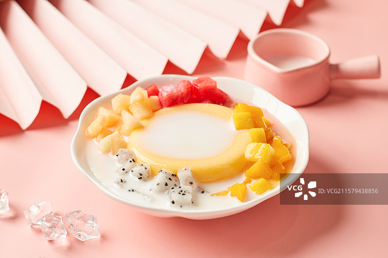 夏日甜品布丁冰豆花图片素材