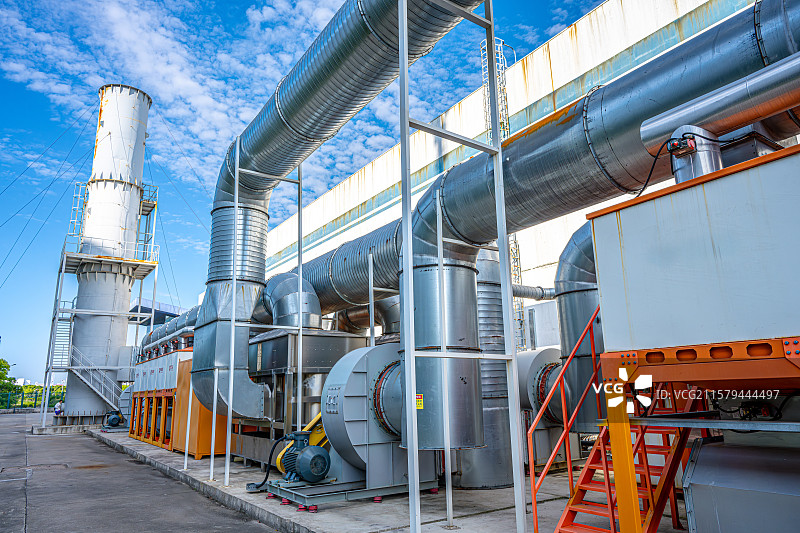 工厂里的大型气体管道 化工VOCs有机废气净化装置 宝中宝环保设备 工业废气净化系统 上海临港产业区图片素材