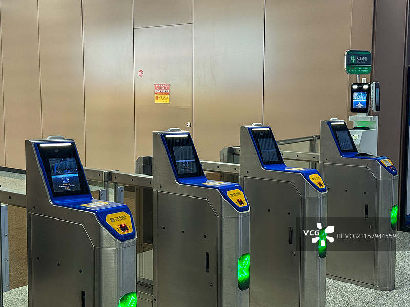 高铁站检票口入口，检票闸机图片素材