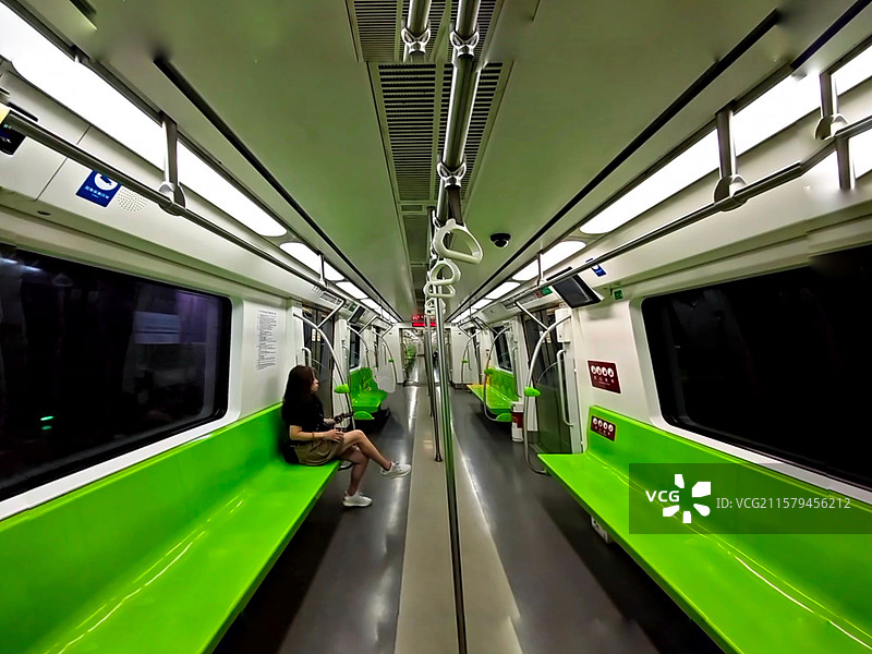 地铁幽光图片素材