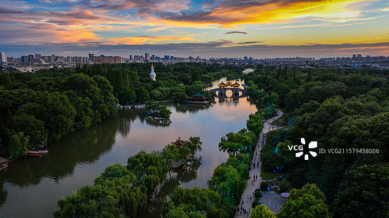 晚霞映照瘦西湖图片素材