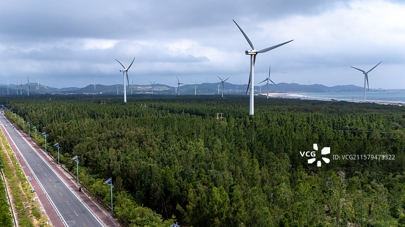 海岸公路上的风车风景线平潭图片素材