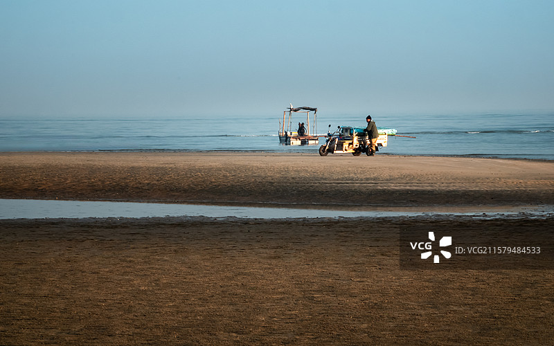 【万尾金滩日落】图片素材