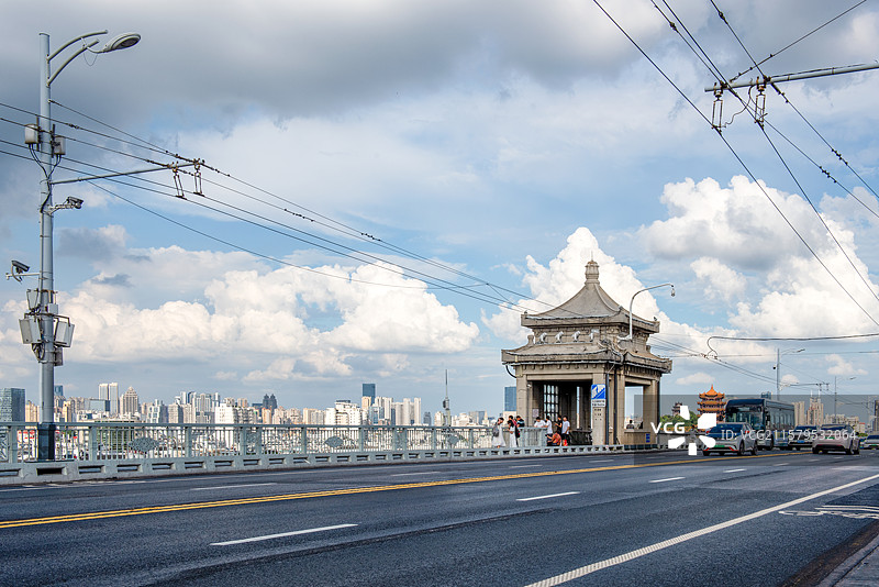 夏日武汉长江大桥图片素材