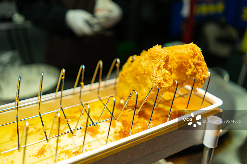中国餐饮行业饮食产业，传统经典中国食品，美食拍摄主题的油炸食品，室内无人图像摄影图片素材