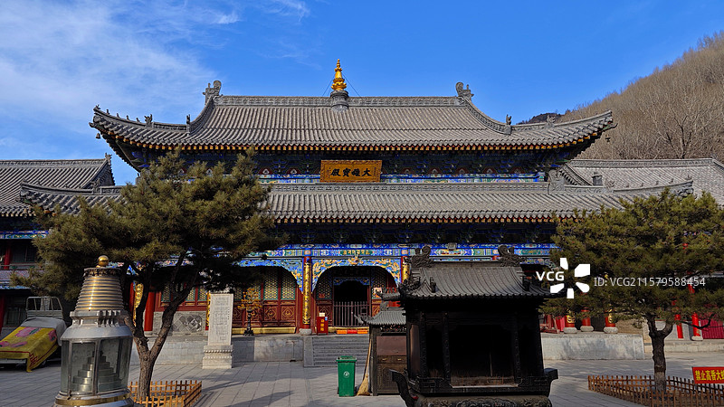 五台山大文殊寺，占地广阔，建筑宏伟，融合汉藏风格，殿宇精美，文物众多，是佛教圣地的一颗璀璨明珠图片素材