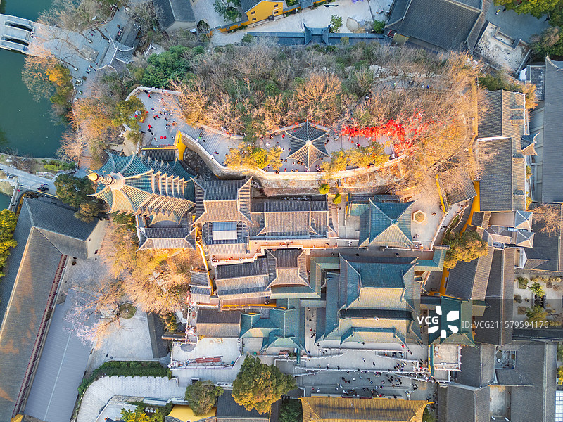 镇江金山寺航拍正上方视角图片素材