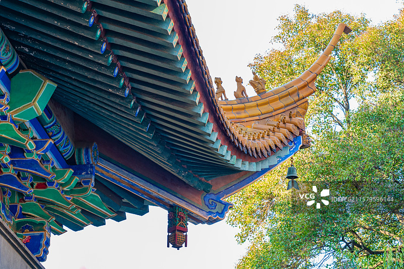 镇江金山寺古建筑飞檐特写图片素材