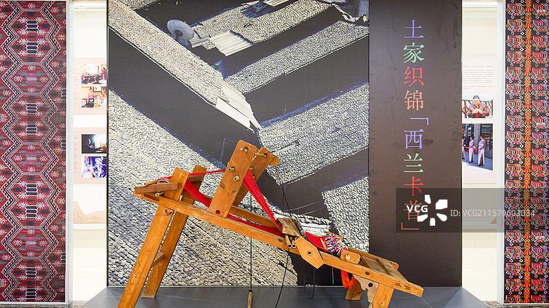 土家西兰卡普织布机图片素材