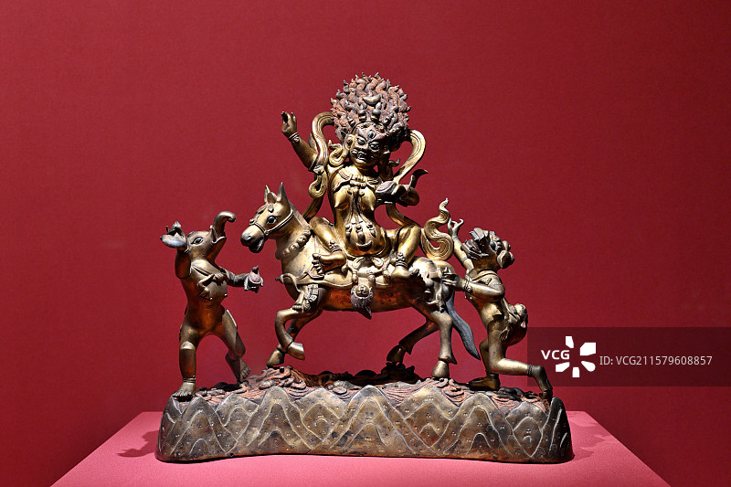 鎏金铜吉祥天母像，清，铜佛像，庄严肃穆，栩栩如生，雕塑馆，上海博物馆东馆图片素材