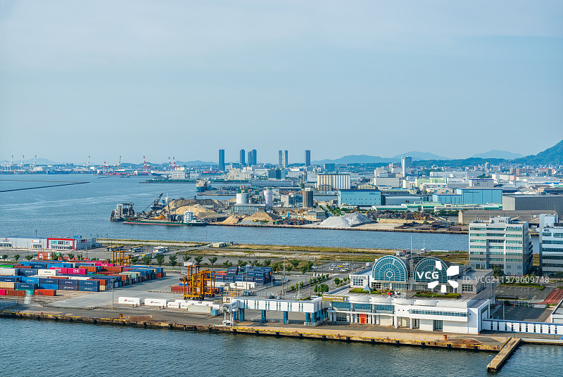 日本福冈县Fukuoka，博多区Hakata，博多港Ferry terminal，冲滨町，东滨，航拍图片素材