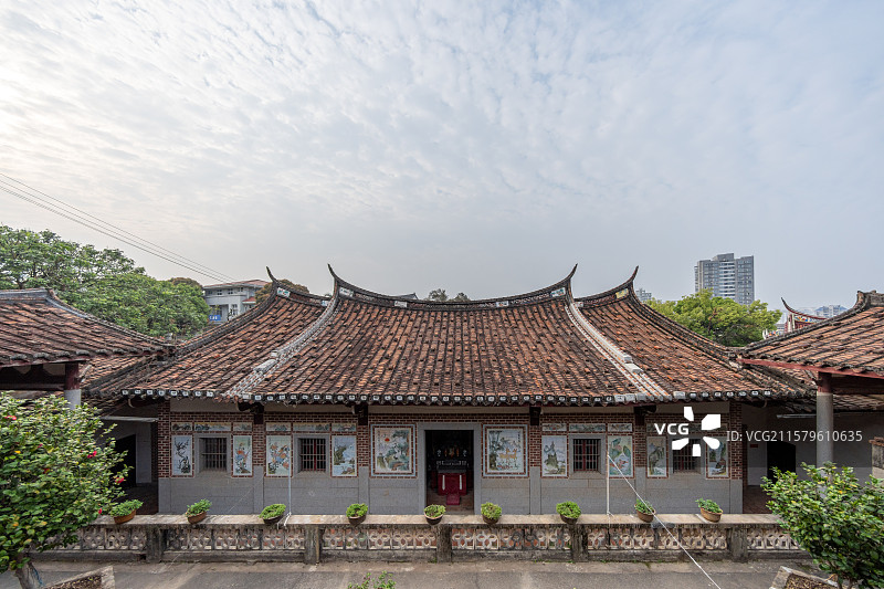 福建省莆田市荔城区东山报恩寺里的寺庙建筑图片素材