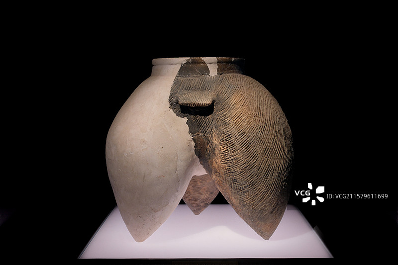 陶鬲，石峁文化，陕西神木石峁遗址，陕西省考古研究院图片素材