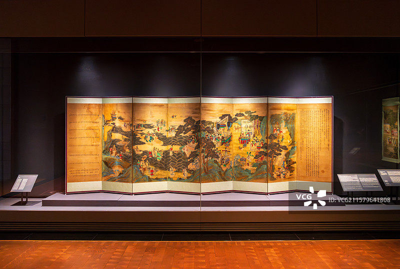 韩国首尔特别市，龙山区，国立中央博物馆，书画馆，王世子册礼禊屏图——瑶池宴图，朝鲜王朝，古代屏风画图片素材
