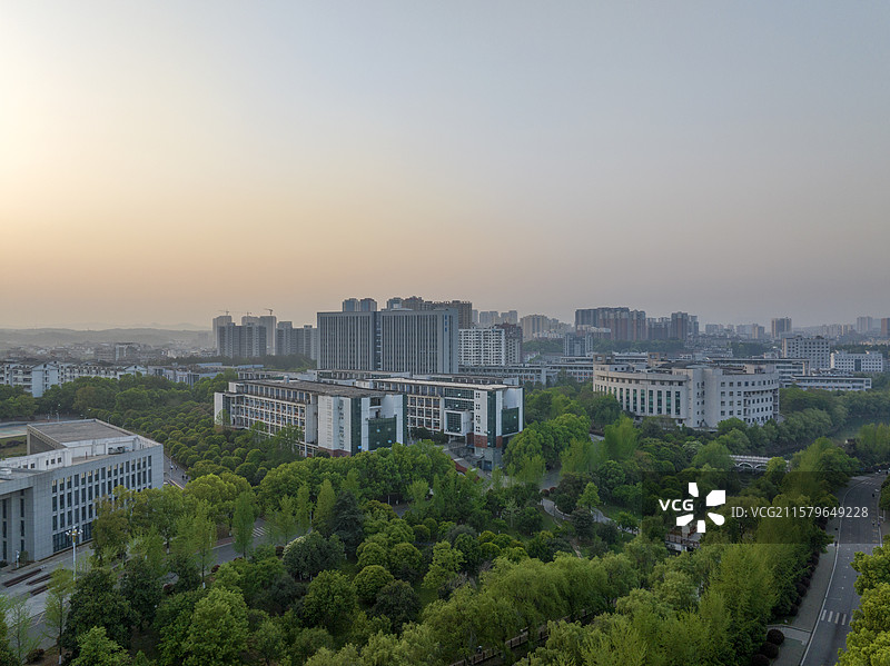 航拍湖北科技学院大学校园建筑咸宁城市风光图片素材