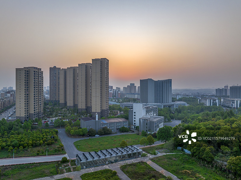 航拍湖北科技学院大学校园建筑咸宁城市风光图片素材