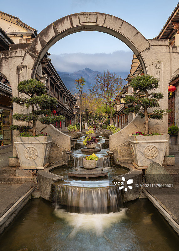 大理古城风景区位于云南省大理白族自治州大理市，作为多民族聚居地，白族、彝族等文化在此交融。图片素材