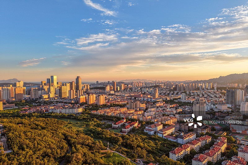 落日余晖下的青岛西海岸风光图片素材