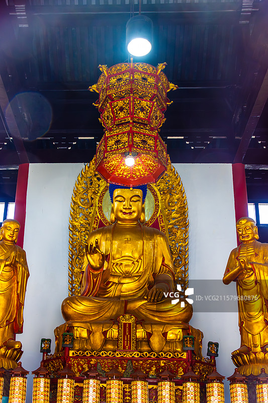 高邮镇国寺大雄宝殿释迦牟尼佛图片素材