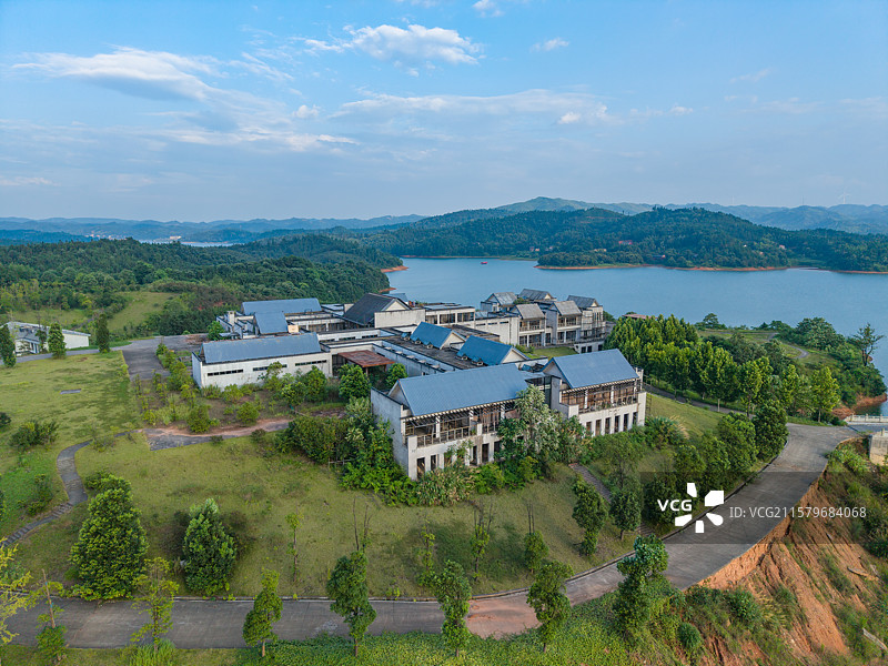 衡东白莲风情园-烂尾废弃的旧庄园航拍图片素材