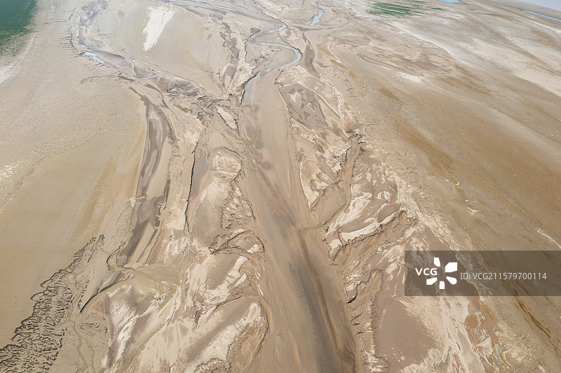 河南省洛阳市黄河小浪底调沙滩涂潮汐树景观图片素材