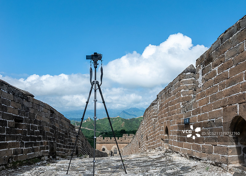 长城风光照相机三脚架摄影拍摄图片素材