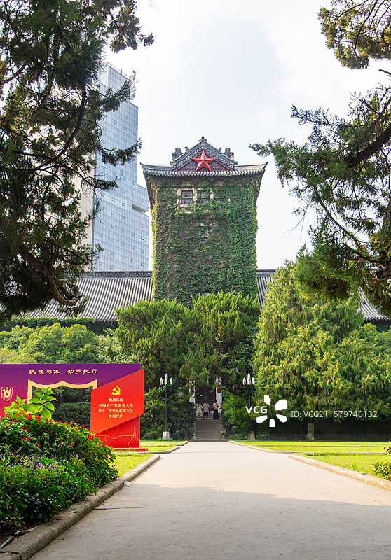 南京大学鼓楼校区百年校区夏季风光图片素材