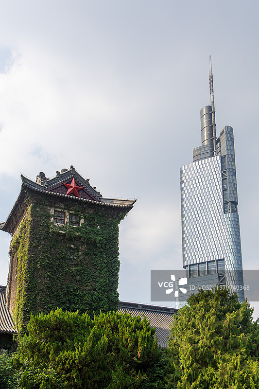 南京大学鼓楼校区百年校区夏季风光图片素材