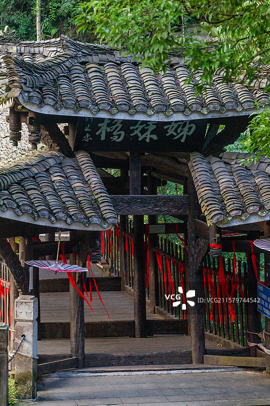 四川省绵阳市安州区晓坝镇五福村姊妹廊桥图片素材