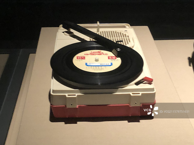 毛泽东用过的电唱机-韶山毛泽东遗物馆图片素材