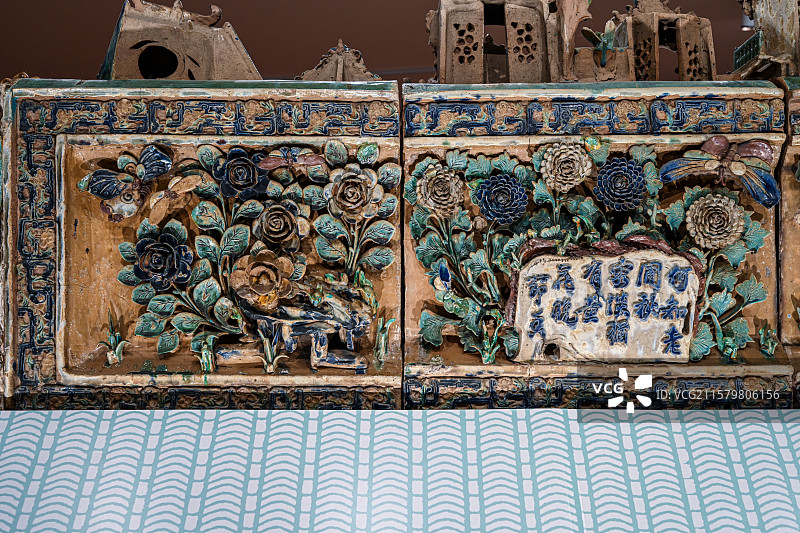 中国澳门艺术博物馆展出的石湾陶瓷文物图片素材