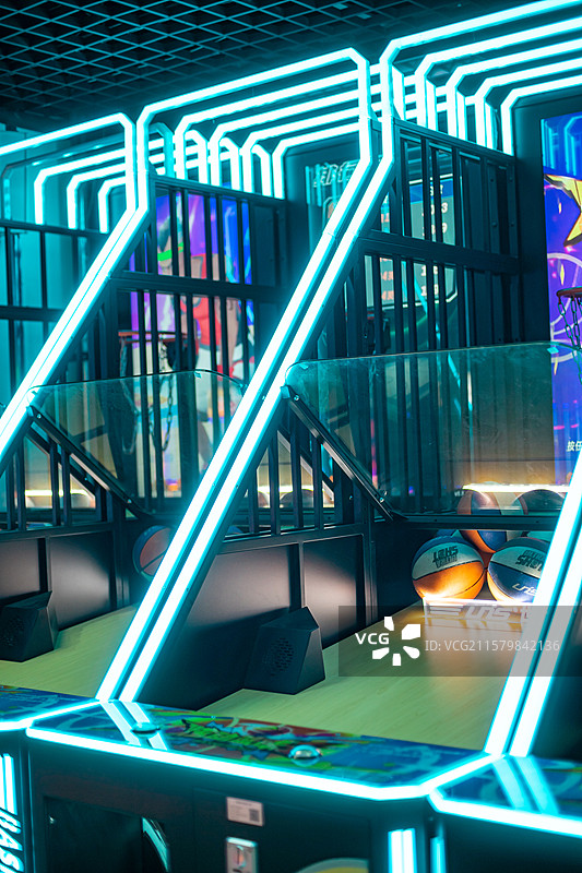 中国儿童游戏机拍摄主题，室内成一排的投篮机篮球机器设备用品，室内无人图像摄影图片素材