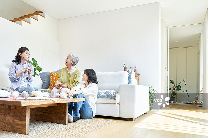 编织，生活方式，爱好，团聚，家庭，家庭聚会图片素材