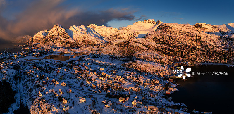 航拍挪威罗弗敦冬天日出图片素材