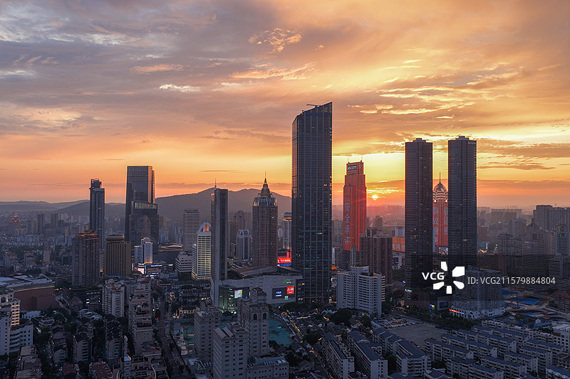 长三角地区无锡市城市建筑日落晚霞夜景航拍风光图片素材