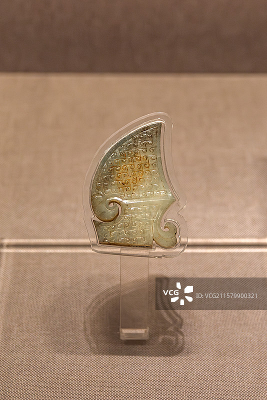 白玉勾连纹珌，西汉，商丘市永城市僖山汉墓出土，河南博物院展出图片素材