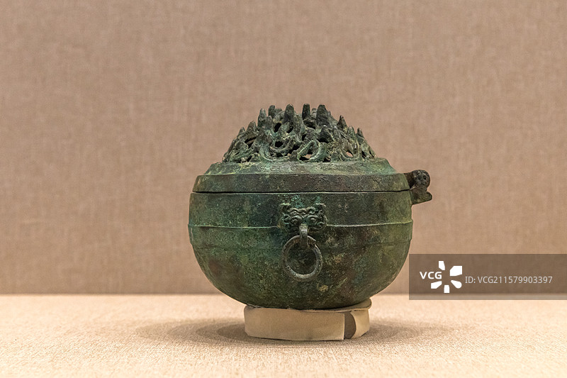 巴彦淖尔市内蒙古河套文化博物院铜博山炉汉代青岛市博物馆藏品图片素材