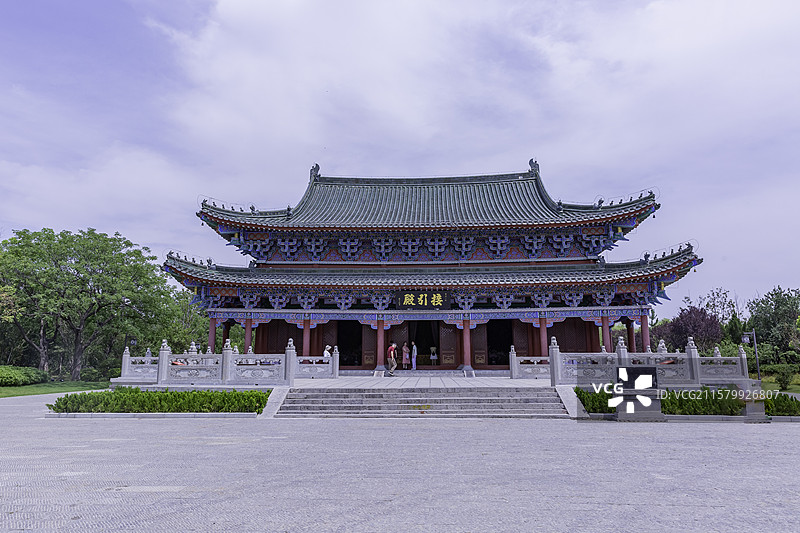 河南开封铁塔公园接引殿图片素材