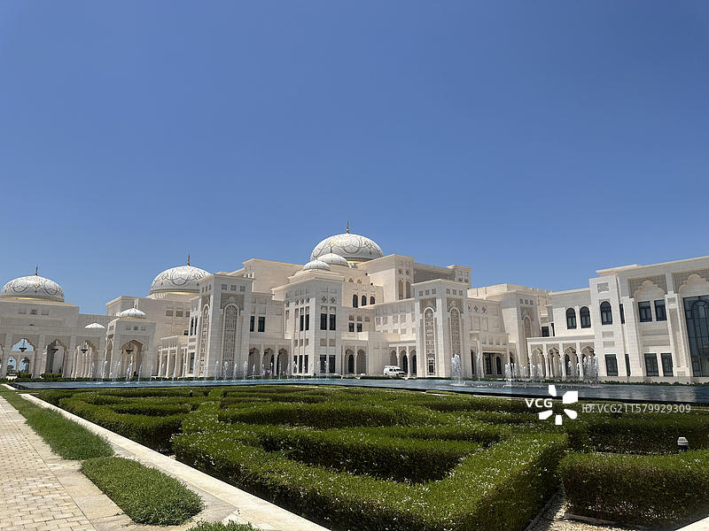 阿布扎比总统府全貌，官方会议场所，建筑风貌宏伟壮丽典雅图片素材