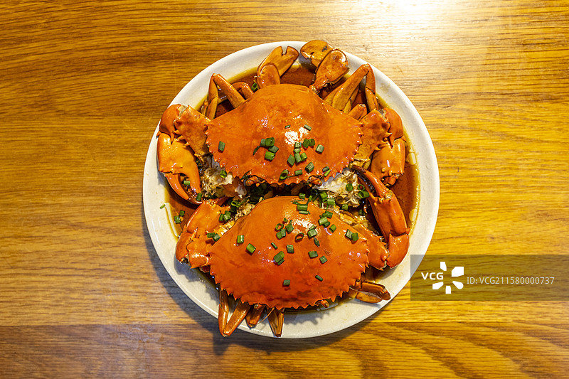 一盘葱油三门青蟹图片素材