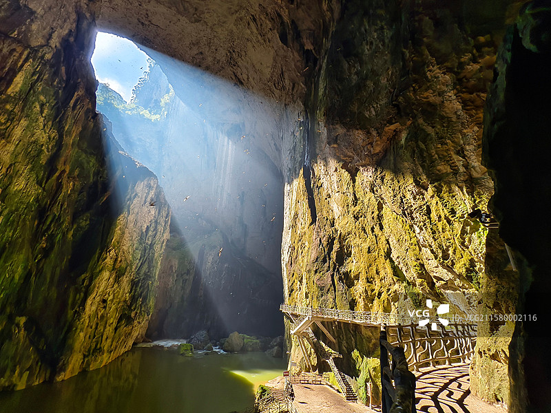 格凸河景区的地神光图片素材