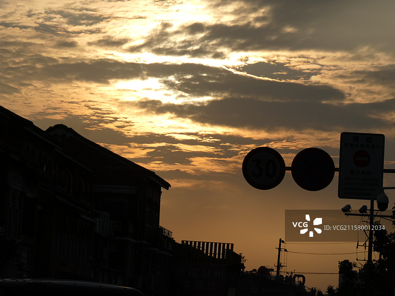 福建旅游泉州西街街景暮色时分剪影彩虹等天气图鉴图片素材