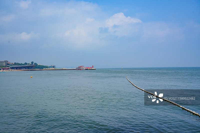 夏季北戴河海滨风光  河北省秦皇岛市北戴河区碧螺塔海上酒吧公园图片素材